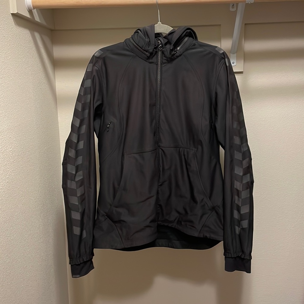 Lululemon Feelin' Frosty Softshell